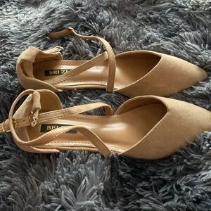 Bei Zi Heeled Shoes 👠 Size 43 eu/ 12 American- small in fit!